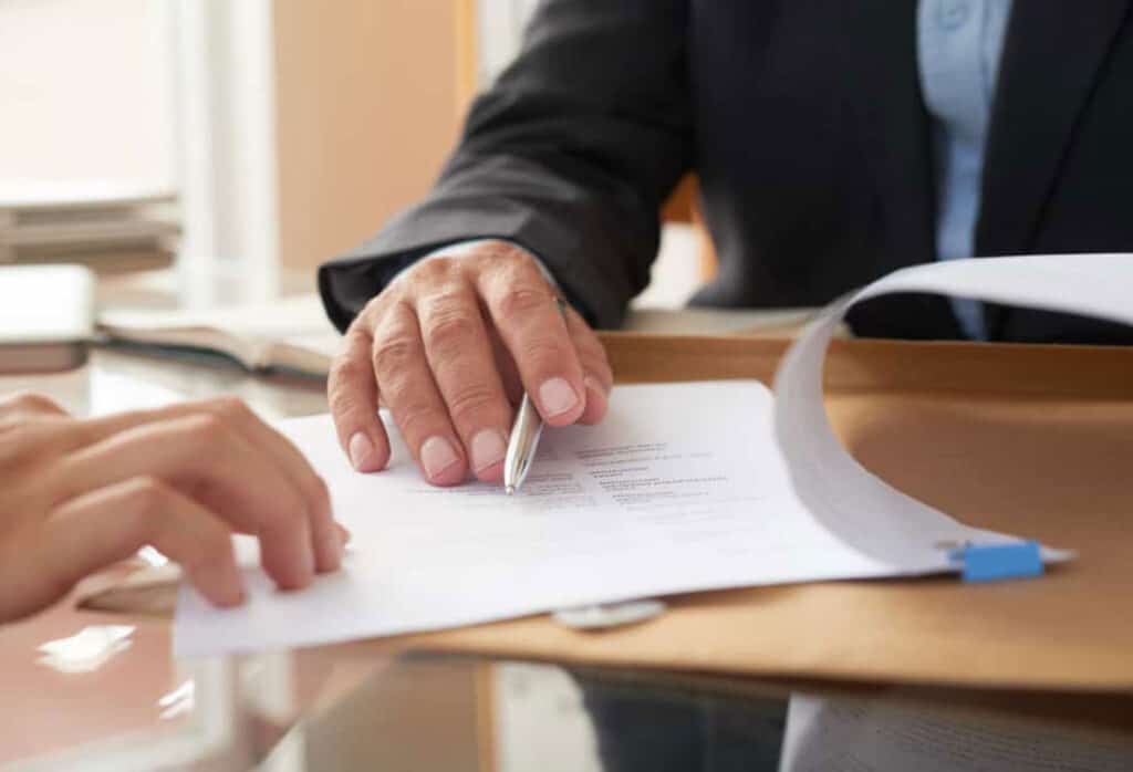 Tentative deal reached in B.C. port strike - Universal Logistics Trade Alerts - July 13, 2023