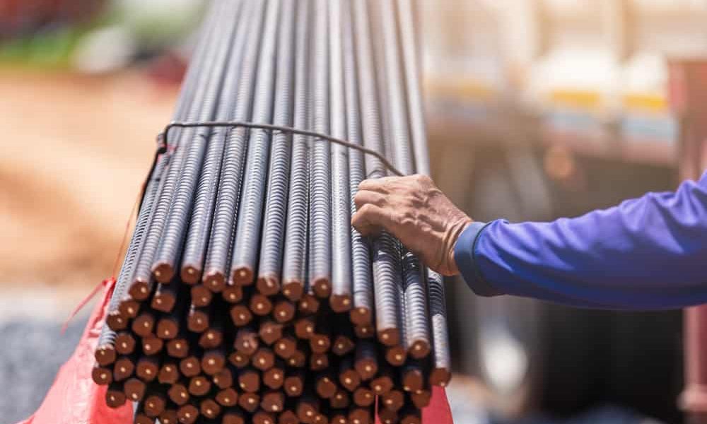 closeup-steel-bars