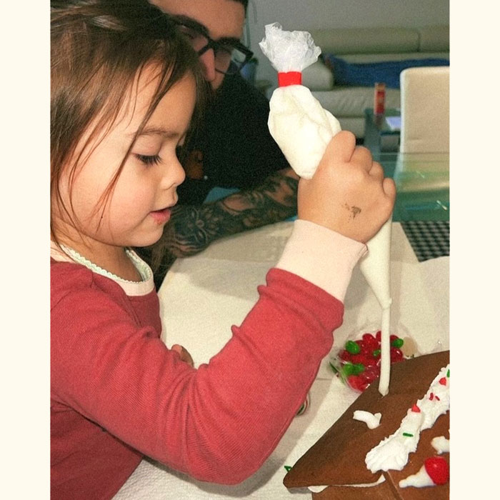 Christmas 2023 - Gingerbread - Morrigan Tucci