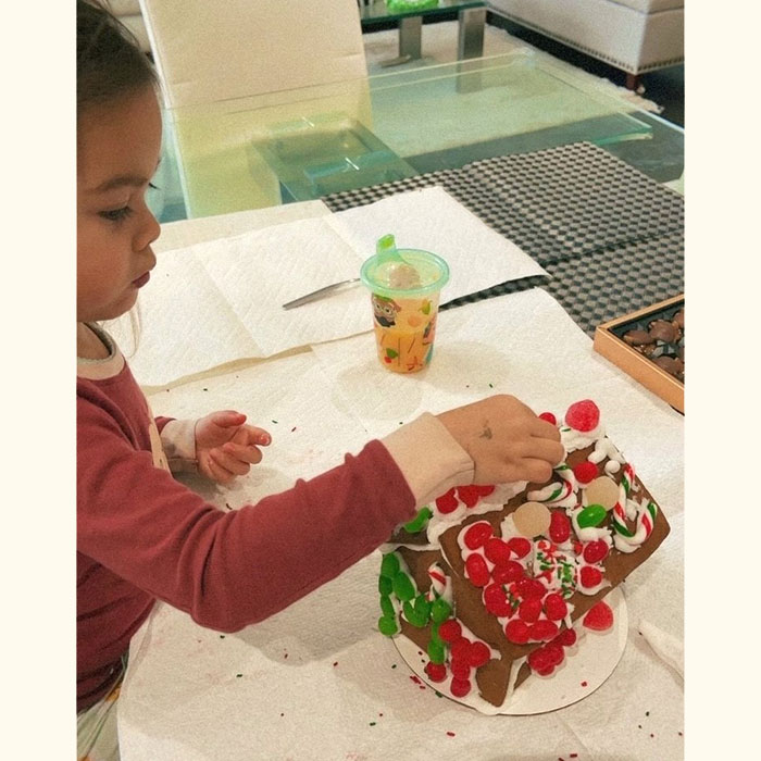 Christmas 2023 - Gingerbread - Morrigan Tucci