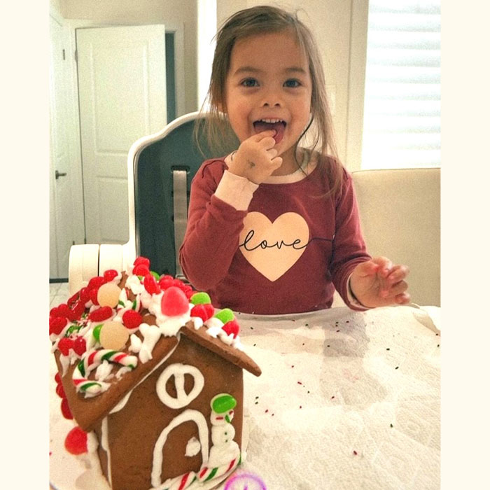 Christmas 2023 - Gingerbread - Morrigan Tucci