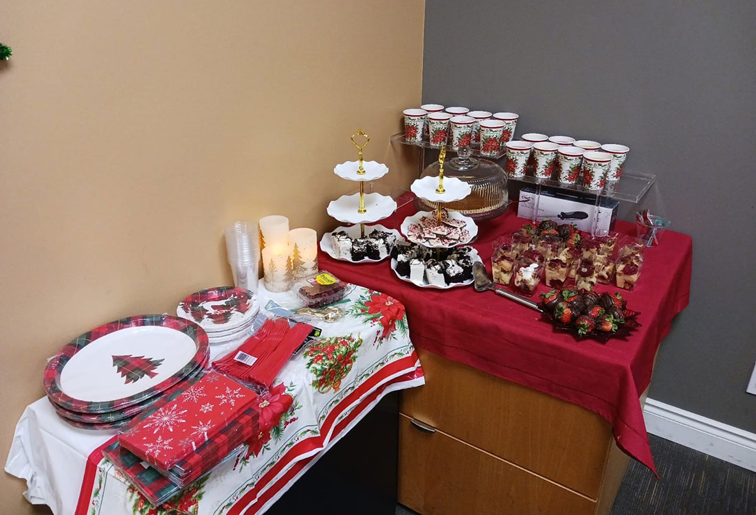 Potluck - Airport Office - Universal Logistics Universal & YOU Internal Newsletter - January 2026