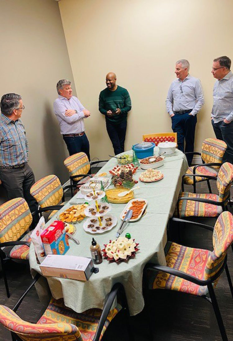 Potluck - Airport Office - Universal Logistics Universal & YOU Internal Newsletter - January 2026