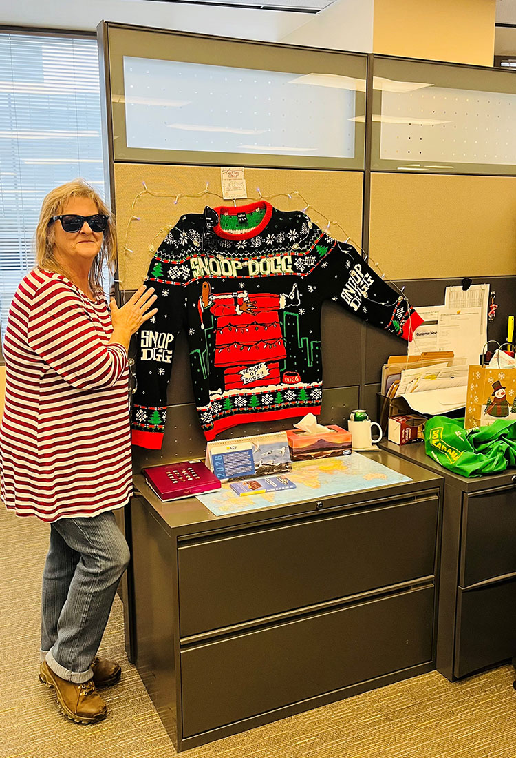Ugly Christmas Sweater & Decorate your Cubicle Contest - Universal Logistics Universal & YOU Internal Newsletter - January 2026