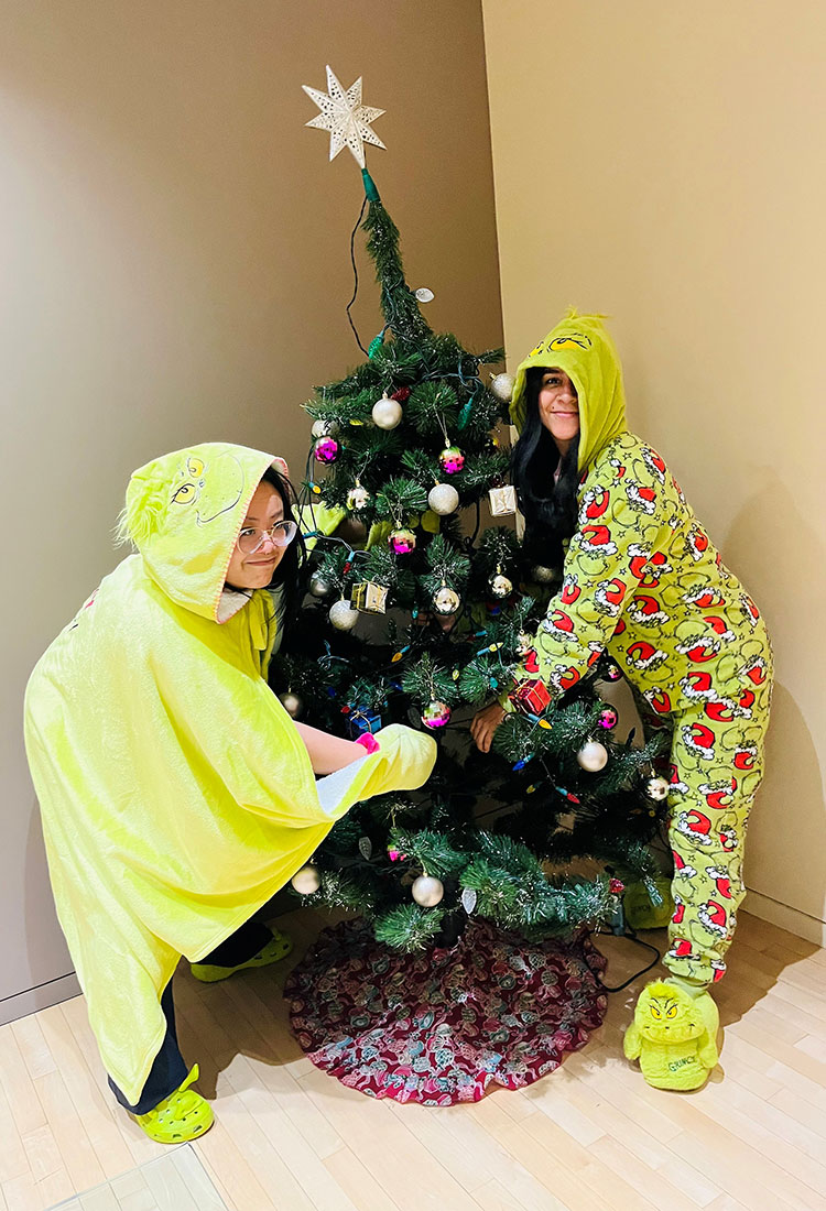 Ugly Christmas Sweater & Decorate your Cubicle Contest - Universal Logistics Universal & YOU Internal Newsletter - January 2026