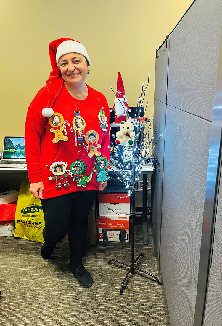 Ugly Christmas Sweater & Decorate your Cubicle Contest - Universal Logistics Universal & YOU Internal Newsletter - January 2026