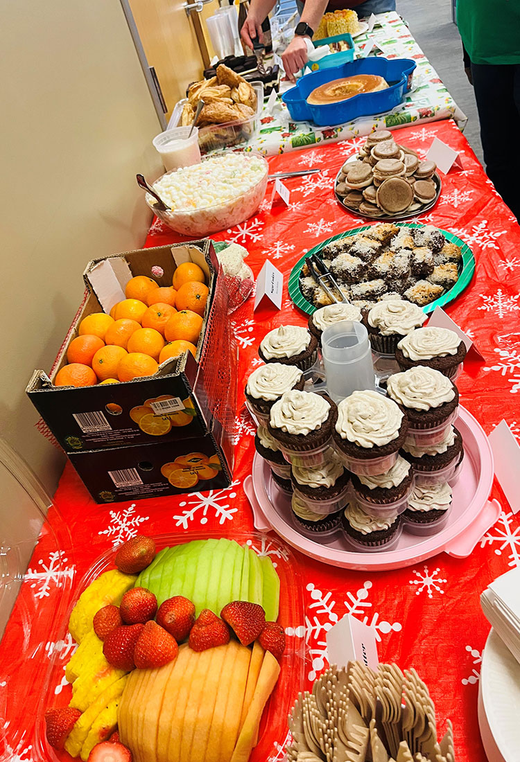 Head Office Potluck - Universal Logistics Universal & YOU Internal Newsletter - January 2026