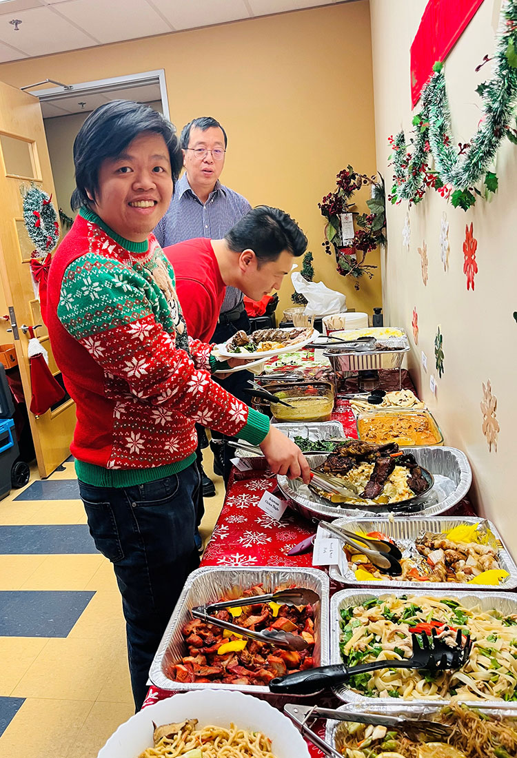 Head Office Potluck - Universal Logistics Universal & YOU Internal Newsletter - January 2026