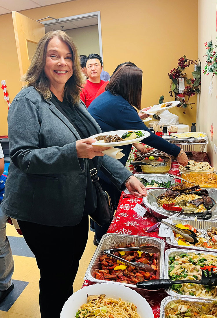 Head Office Potluck - Universal Logistics Universal & YOU Internal Newsletter - January 2026