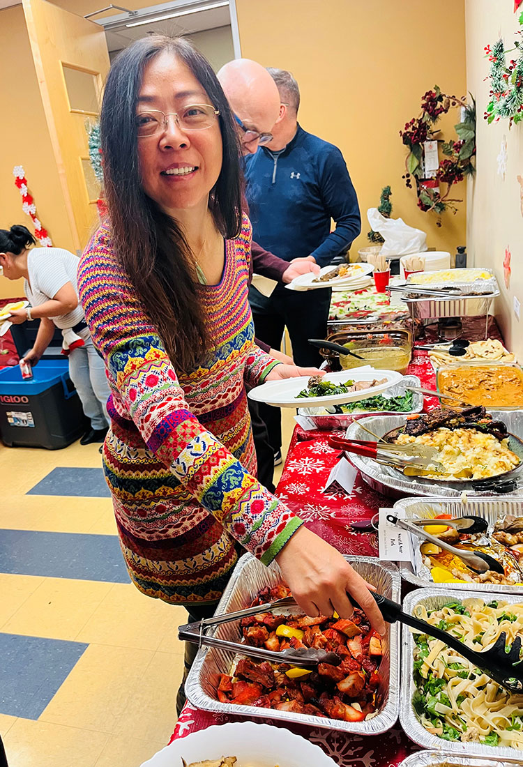 Head Office Potluck - Universal Logistics Universal & YOU Internal Newsletter - January 2026