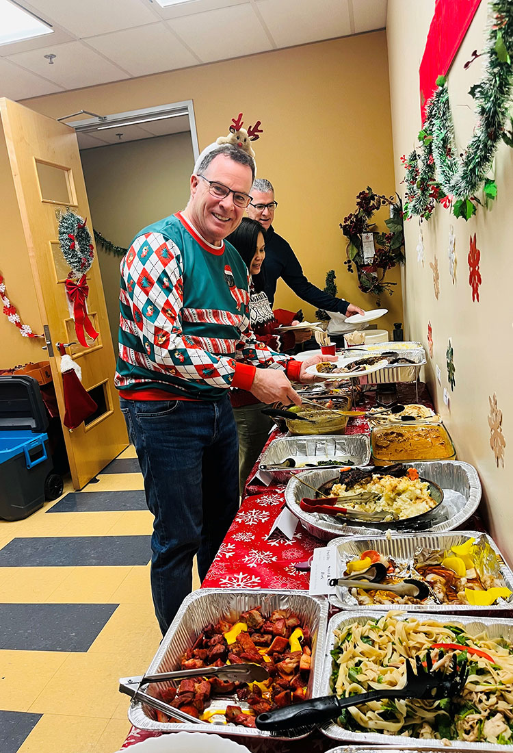 Head Office Potluck - Universal Logistics Universal & YOU Internal Newsletter - January 2026