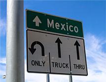 Traffic sign at Mexico U.S. border, presented to remind exporters about the importance of voluntary disclosure of undeclared exports.