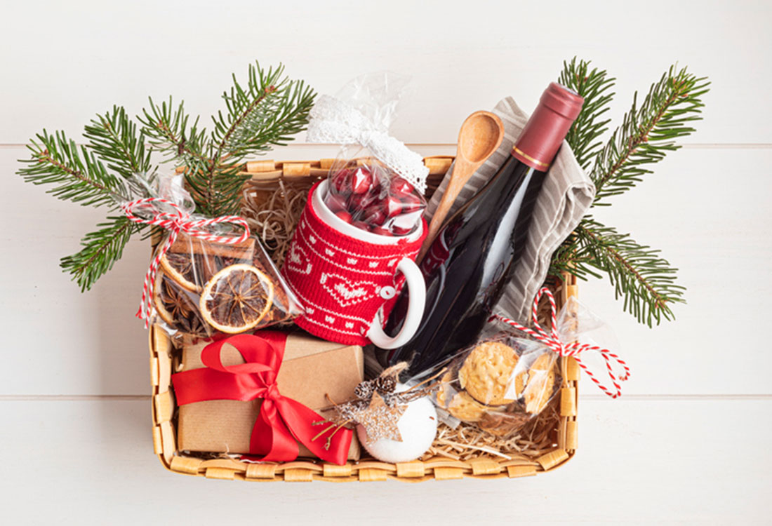 Shipping Corporate Gift Baskets Across the Border: What You Need to Know - Universal Logistics - Route Newsletter: October 2025