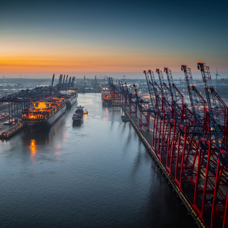 Shifts in Trade – Rely on your Freight Forwarder - Universal Logistics - Route Newsletter: December 2025